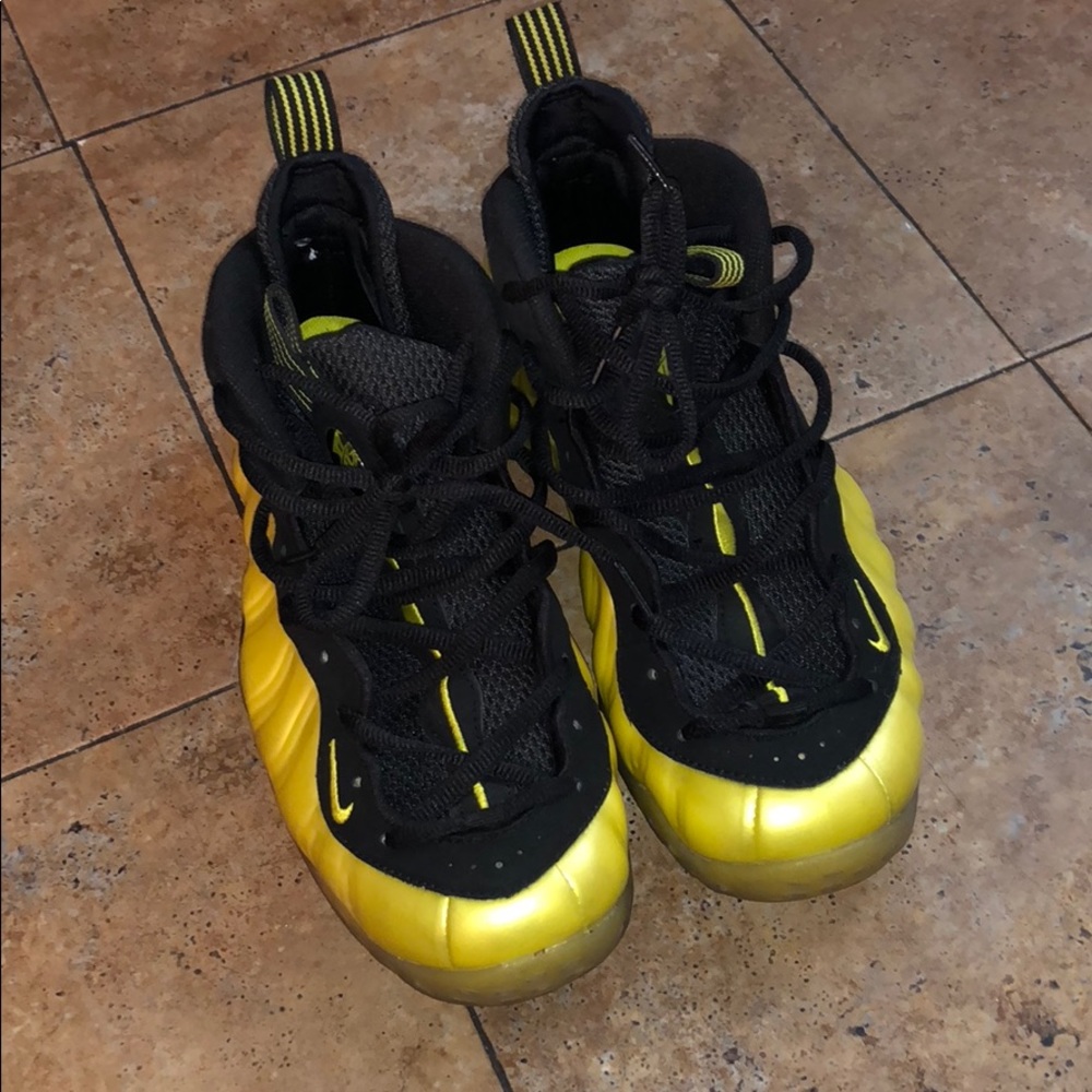 Men’s foamposite size 8.5